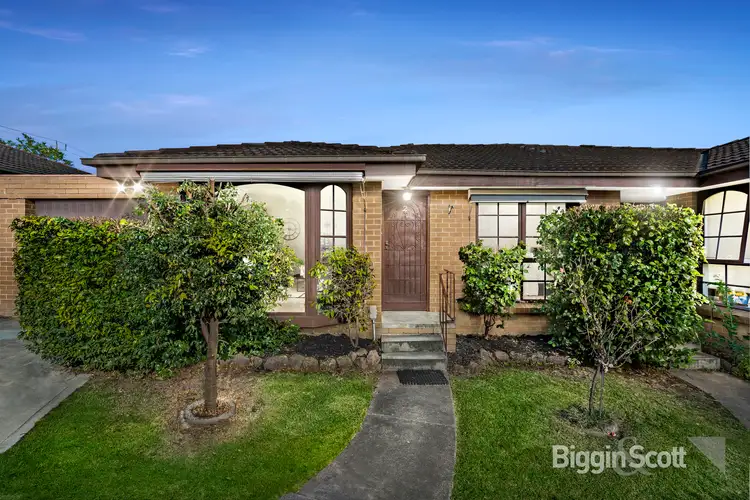 Main view of Homely unit listing, 2/37 Bedford Road, Ringwood VIC 3134