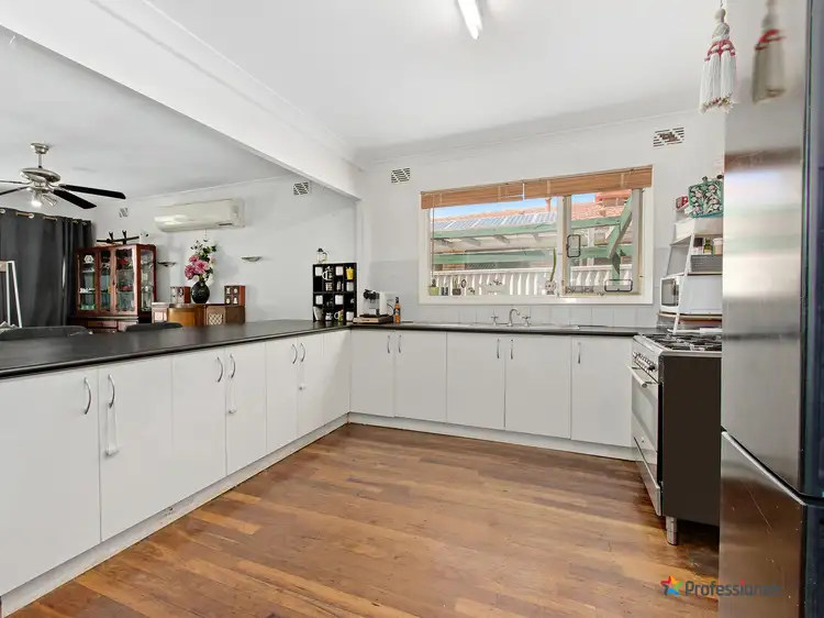 38 Mckean Way, Parmelia WA 6167