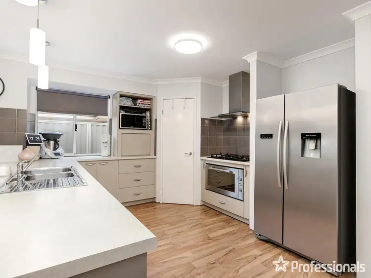 Fifth view of Homely house listing, 10 Lucan Lane, Baldivis WA 6171
