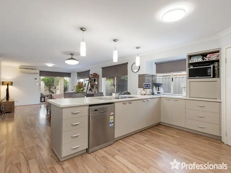Sixth view of Homely house listing, 10 Lucan Lane, Baldivis WA 6171