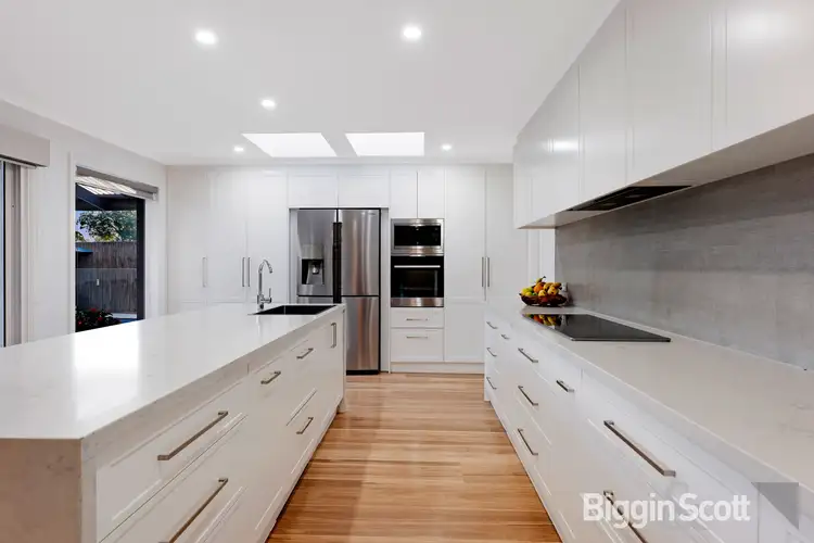 Fifth view of Homely house listing, 2 Coachmans Court, Vermont South VIC 3133