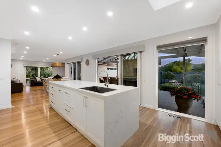 Sixth view of Homely house listing, 2 Coachmans Court, Vermont South VIC 3133