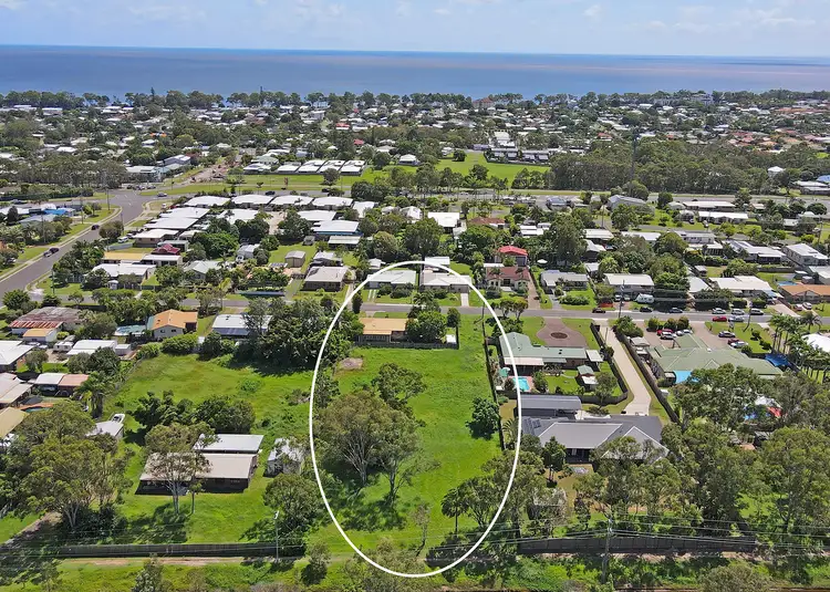 11 Southerden Street, Torquay QLD 4655