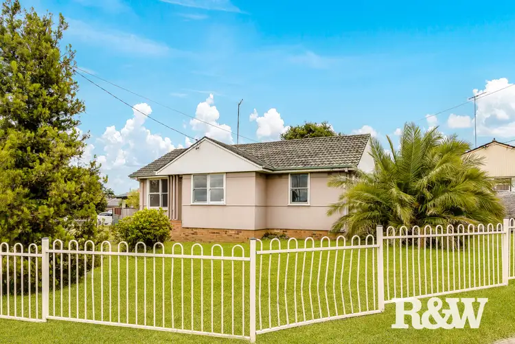 56 Noumea Street, Lethbridge Park NSW 2770