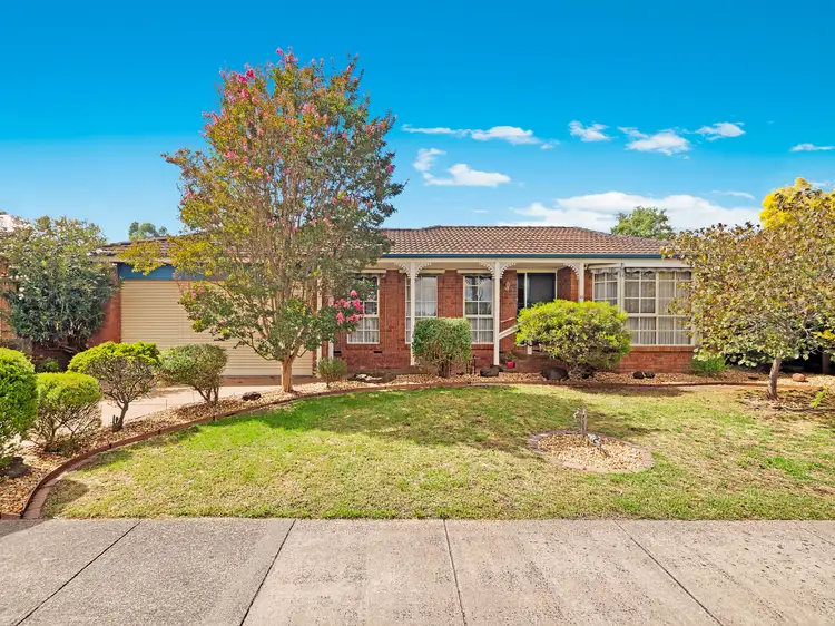 26 Lawless Drive, Cranbourne North VIC 3977