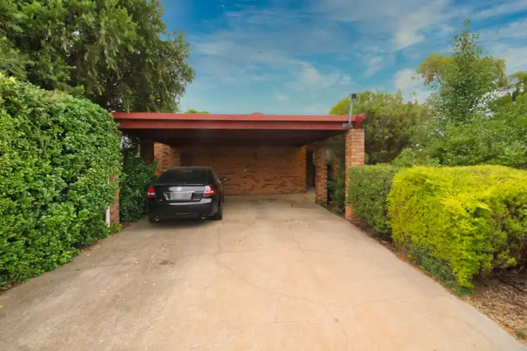 9 De Castella Drive, Horsham VIC 3400