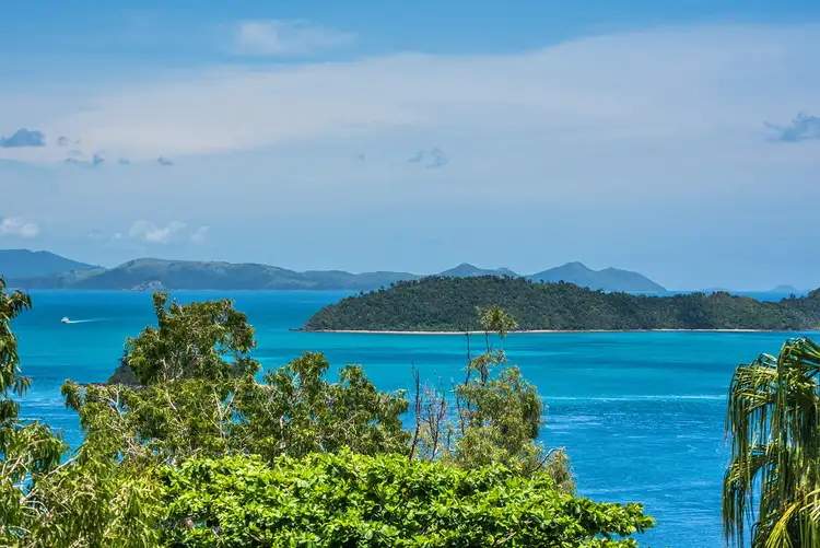 19/3 Banksia Court Sunset Waters, Hamilton Island QLD 4803