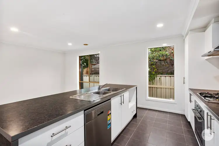 Fifth view of Homely house listing, 2 Gardenview Court, Epsom VIC 3551