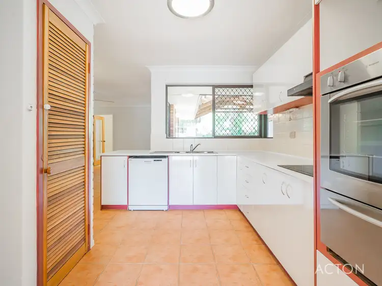 Sixth view of Homely unit listing, 1/2 Yamba Court, Halls Head WA 6210