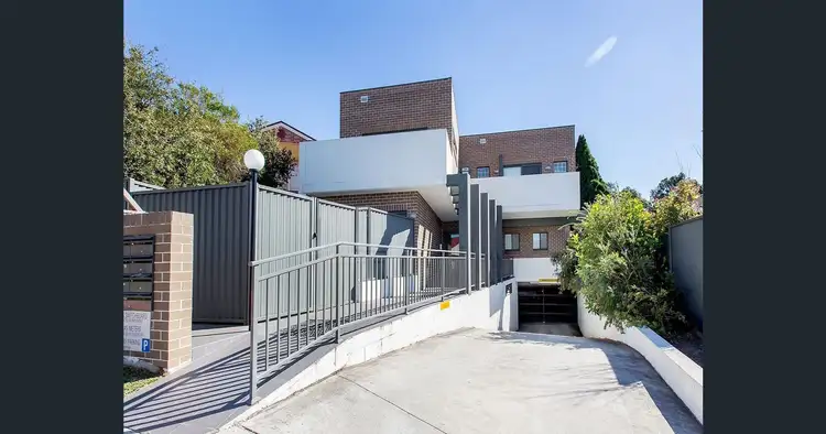 12 Zuttion Avenue