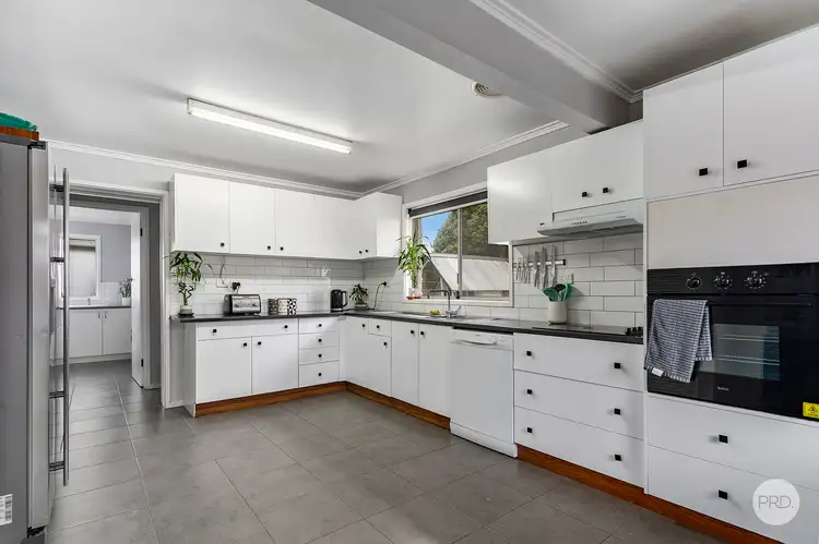 Sixth view of Homely house listing, 2 Reception Avenue, Strathdale VIC 3550