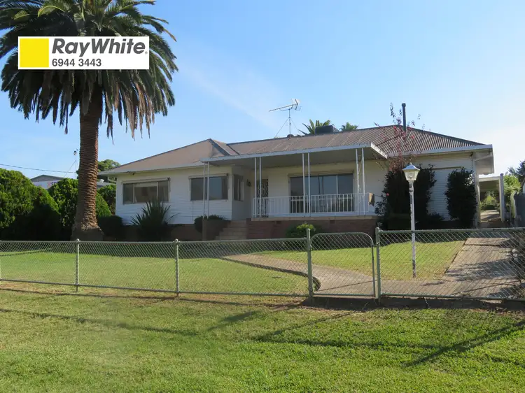 114 Punch Street, Gundagai NSW 2722