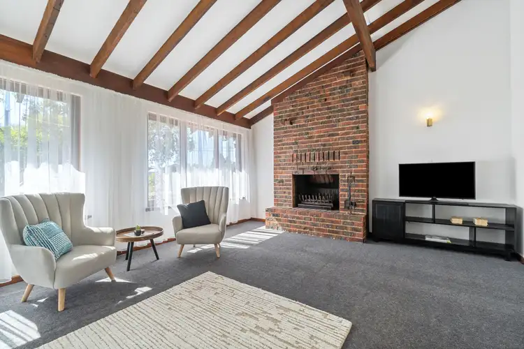 1 Ashurst Drive, Lesmurdie WA 6076