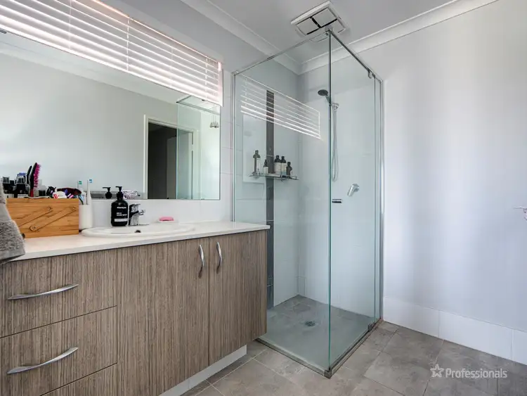 Fifth view of Homely house listing, 6 Wraysbury Road, Aveley WA 6069