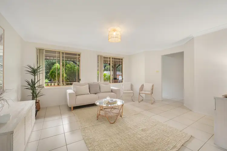 Second view of Homely house listing, 5 Parry Place, Point Clare NSW 2250