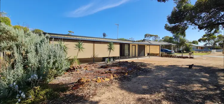 27 Cooper Street, Berri SA 5343