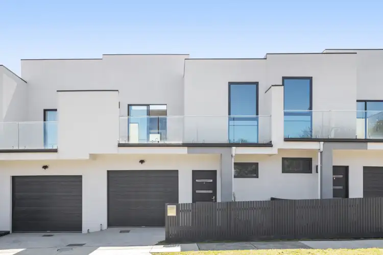 8 Rowan Place, Bayswater VIC 3153