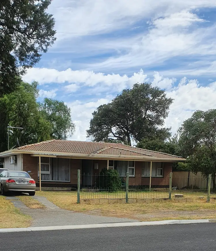 24 Adisham Road, Maddington WA 6109