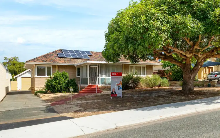 18 Lamond Street, Melville WA 6156