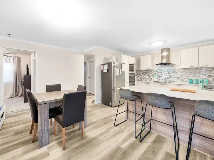 Fifth view of Homely house listing, 7 Maureen Close, Cranbourne West VIC 3977