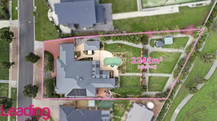 Second view of Homely house listing, 4 Hammersmith Court, Sunbury VIC 3429