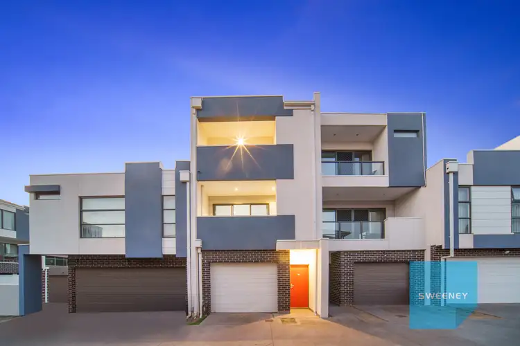 32/79 Lancefield Drive, Caroline Springs VIC 3023