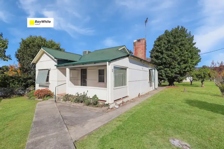 46 Currawong Road, Tumut NSW 2720