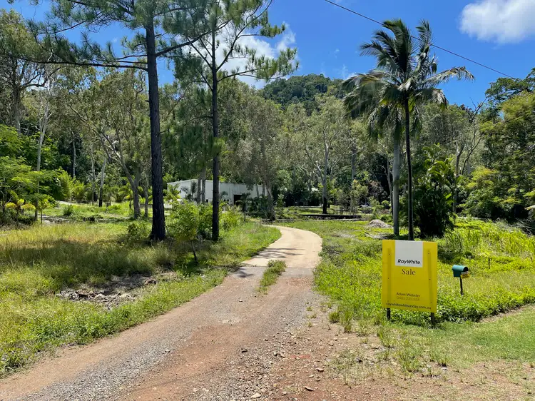 15 Namanula Drive, Flametree QLD 4802