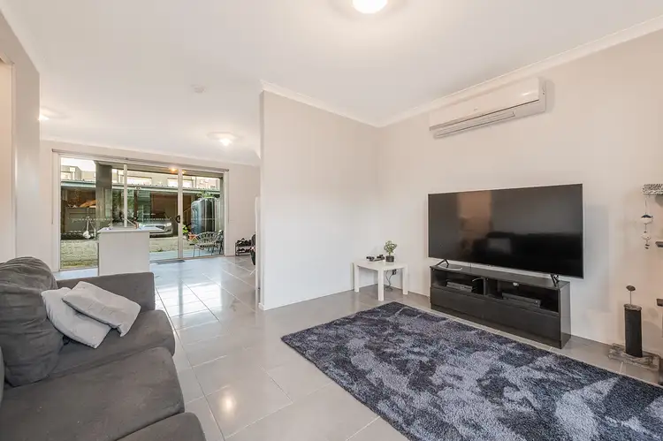 Fifth view of Homely house listing, 8 Pebblebeach Path, Cranbourne VIC 3977