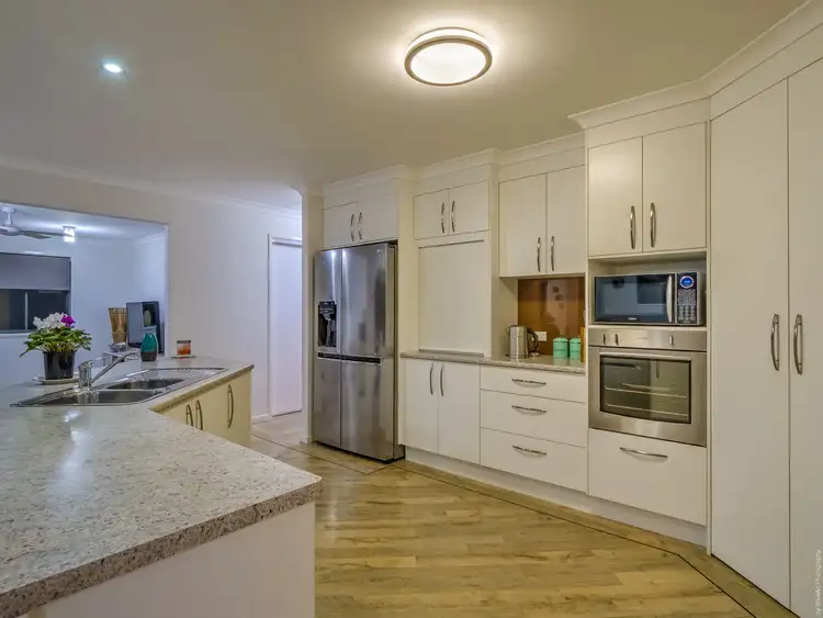 Fifth view of Homely house listing, 4 Parraweena Court, Point Vernon QLD 4655