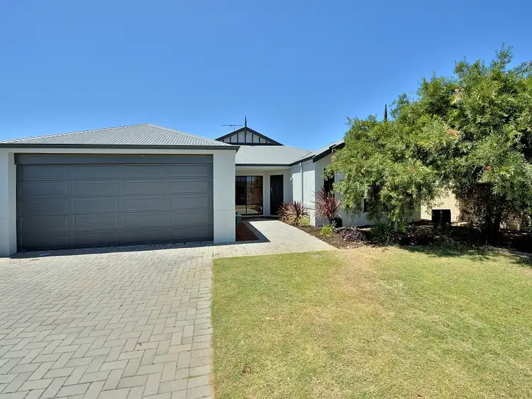 251 Peelwood Pde, Halls Head WA 6210