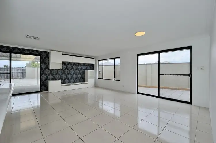 4 Newland Road, Ellenbrook WA 6069