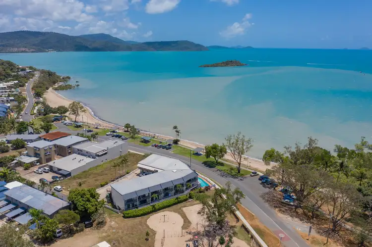 9/48 Coral Esplanade, Cannonvale QLD 4802