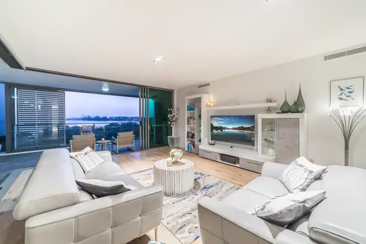 29401 Ephraim Island, Paradise Point QLD 4216