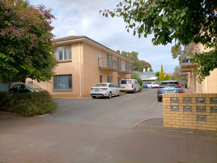 6 Wellington Street
