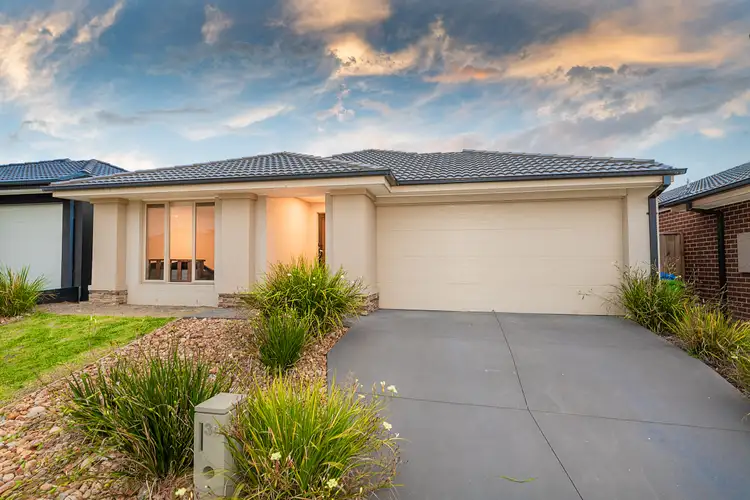 39 Moroak Crescent, Clyde North VIC 3978