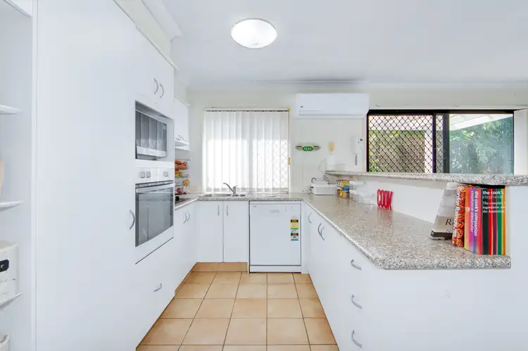 Fourth view of Homely villa listing, 21/2-6 Ghilgai Road, Merrimac QLD 4226