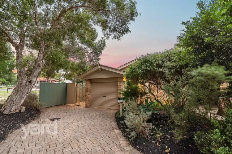 1/17 Moore Gardens, Kardinya WA 6163