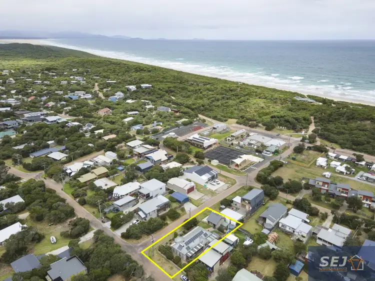 16 Sunshine Rise, Sandy Point VIC 3959