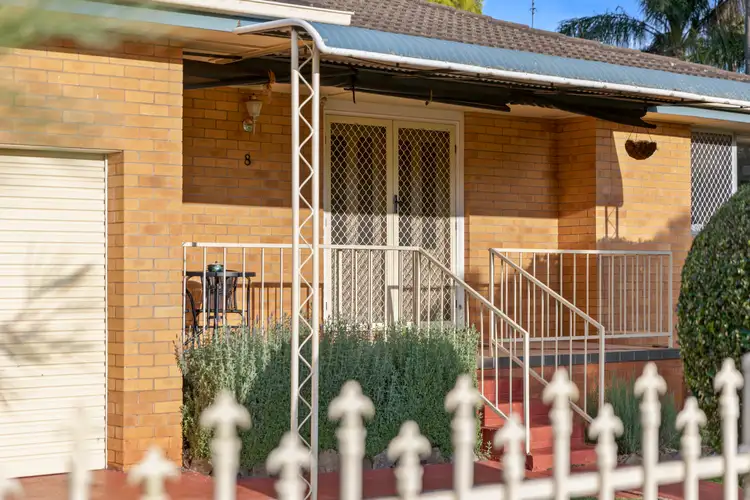 8 Camden Street, Harristown QLD 4350