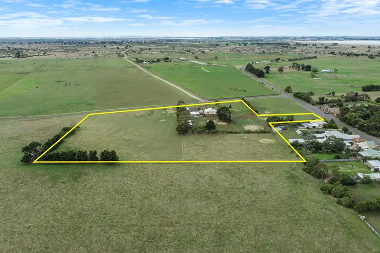 15 Melrose Road, Warrion VIC 3249