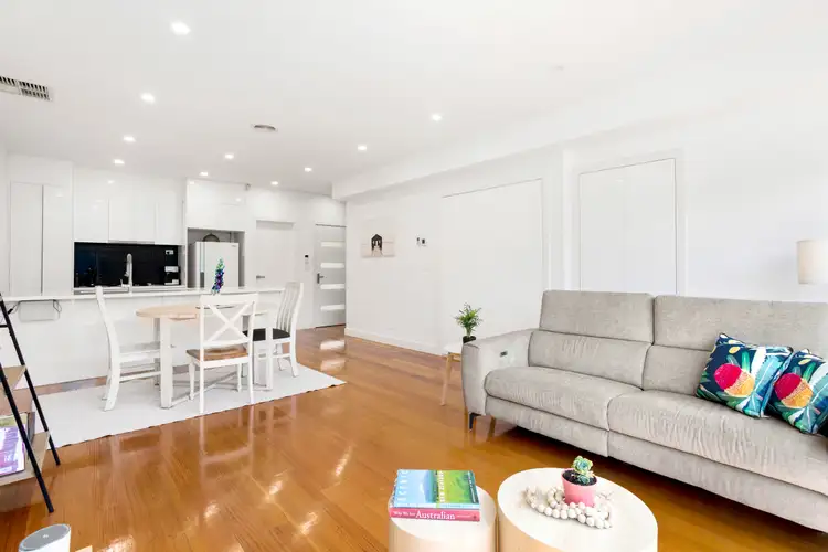 2/1 Joel Avenue, Altona North VIC 3025