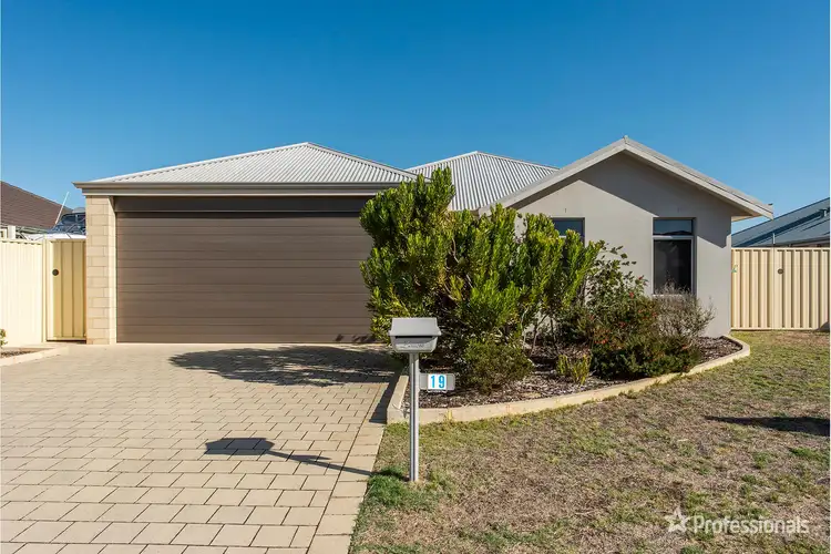 19 Naturaliste Drive