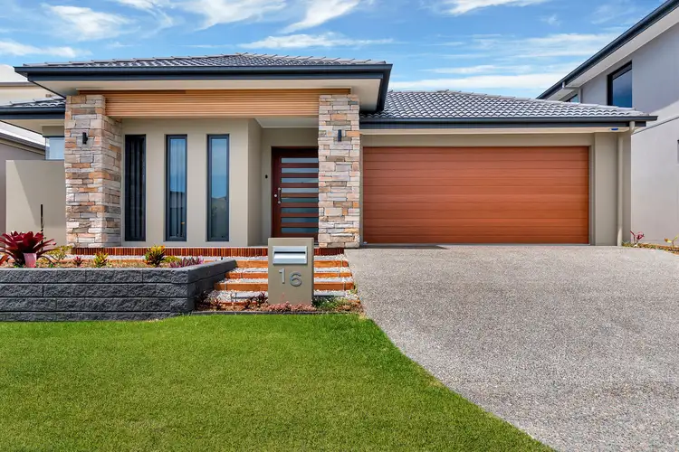 16 Parkside Avenue, Arundel QLD 4214