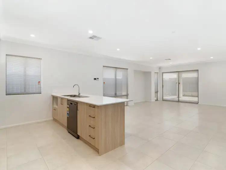 Sixth view of Homely house listing, 8 Moraine Street, Baldivis WA 6171
