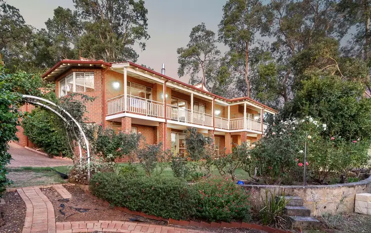 13 Shasta Road, Lesmurdie WA 6076