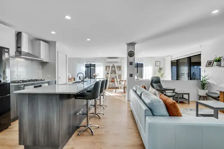 27 Harbeck Drive, Kealy WA 6280