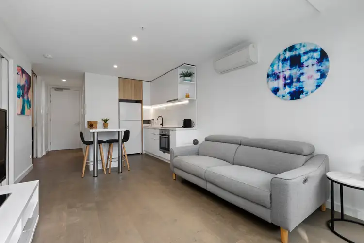 215/6 Railway Road, Cheltenham VIC 3192