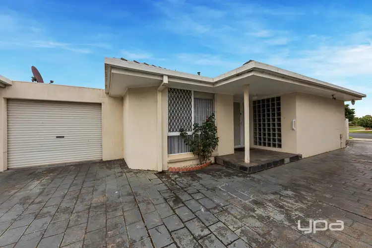 Main view of Homely unit listing, 1/37 Thornhill Drive, Keilor Downs VIC 3038
