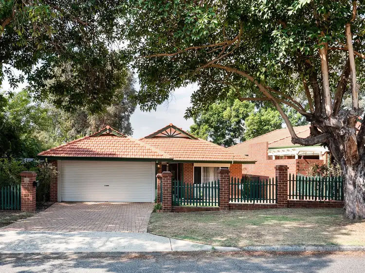 7 Redcourt Road, Attadale WA 6156